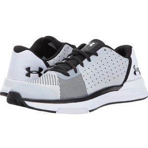 Under Armour - showstopper size 8